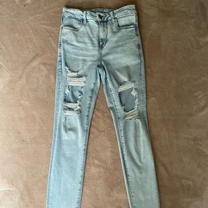 AEO light wash distressed hi-rise jegging 6long